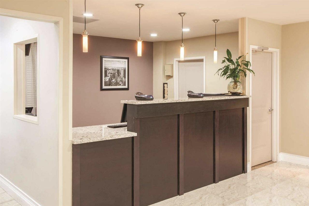 La Quinta Inn & Suites Far Rockaway - Beach Hotel New York Ngoại thất bức ảnh