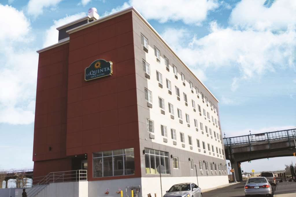 La Quinta Inn & Suites Far Rockaway - Beach Hotel New York Ngoại thất bức ảnh