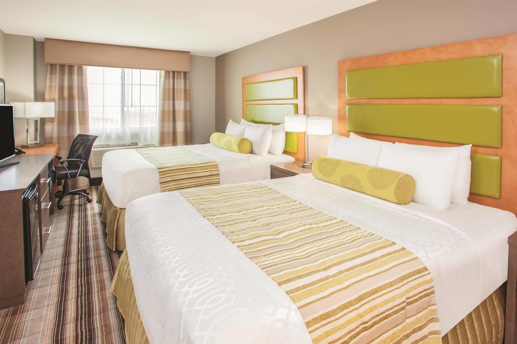La Quinta Inn & Suites Far Rockaway - Beach Hotel New York Ngoại thất bức ảnh