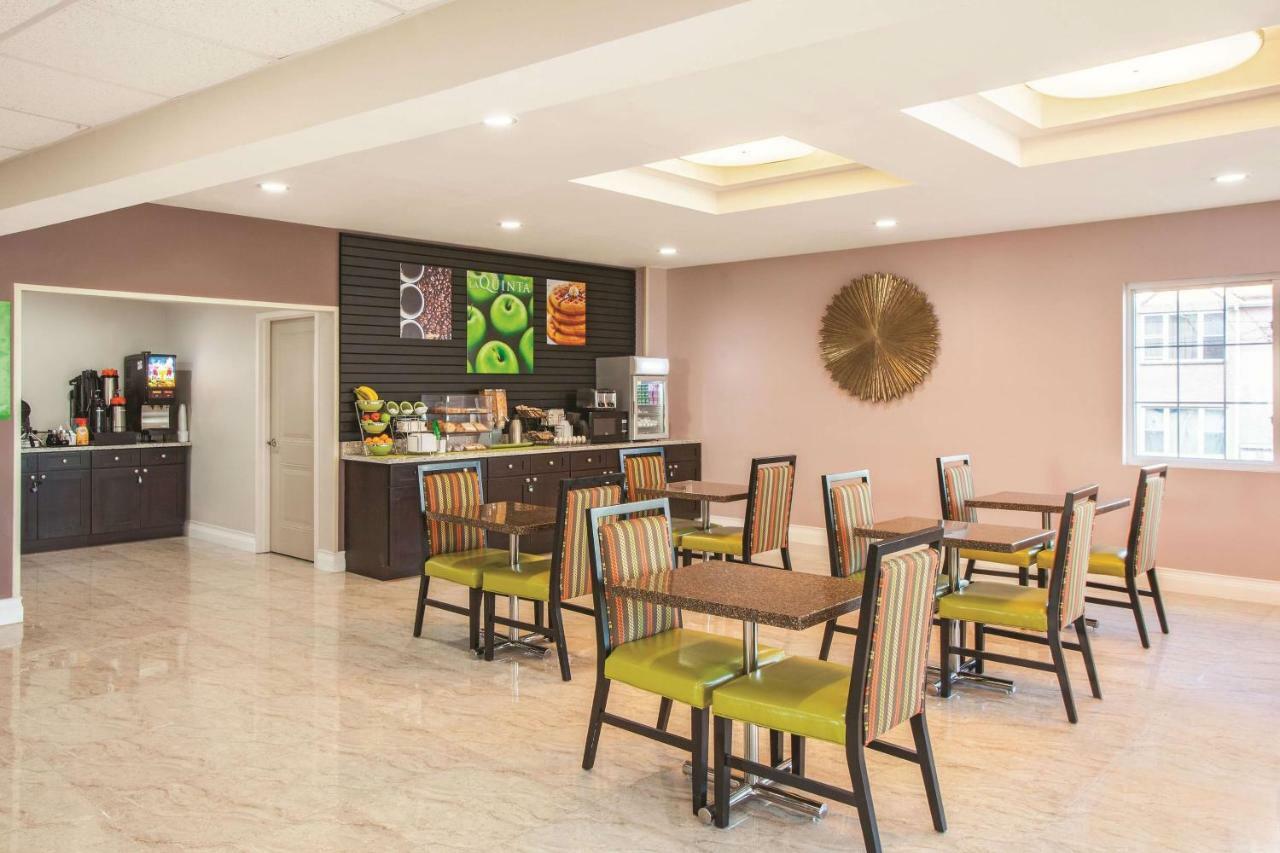 La Quinta Inn & Suites Far Rockaway - Beach Hotel New York Ngoại thất bức ảnh